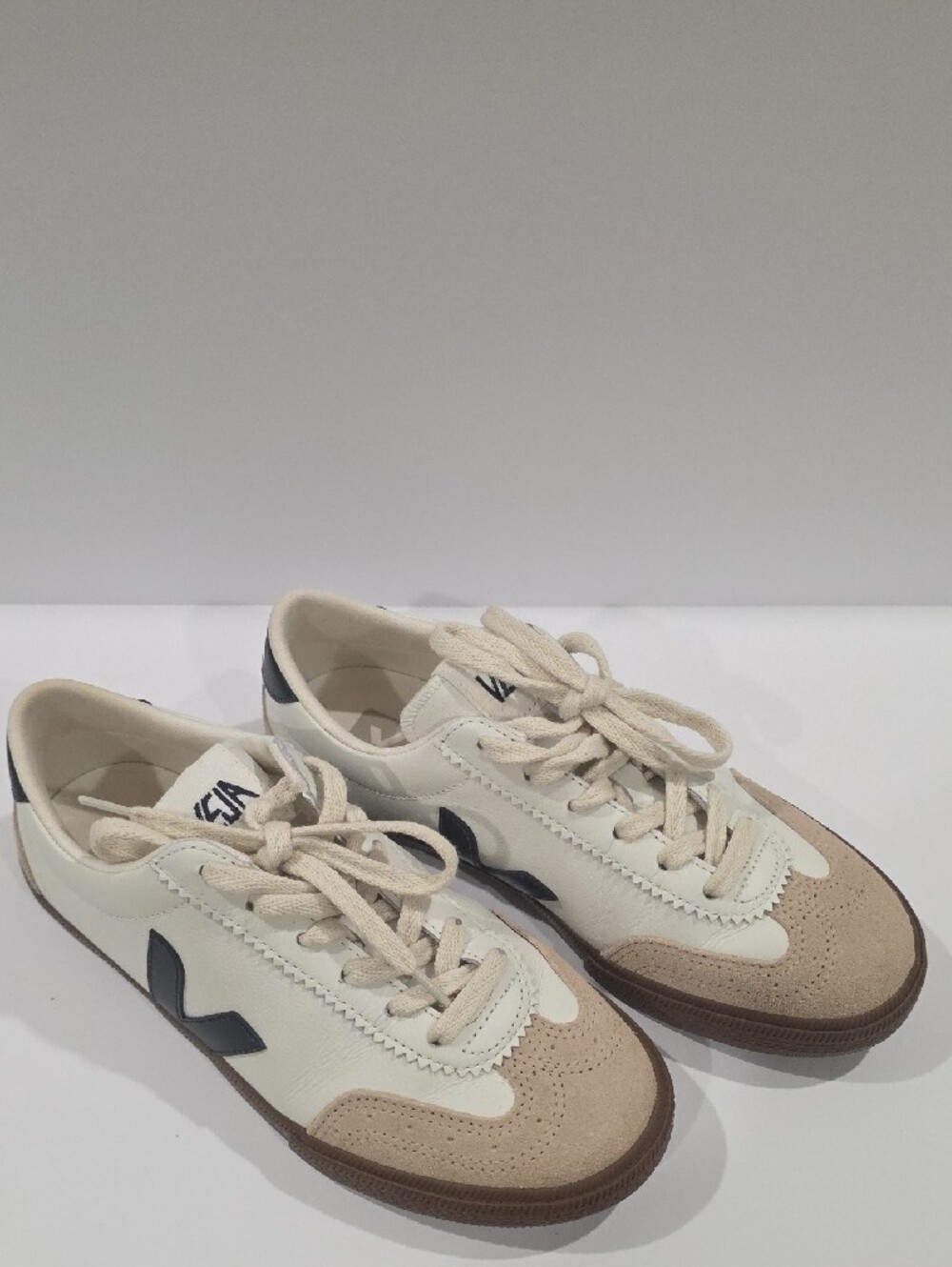 VEJA Womens VOLLEY O.T. White NAUTICO Bark Sz 38/ 7 New In BOX - Picture 2 of 10